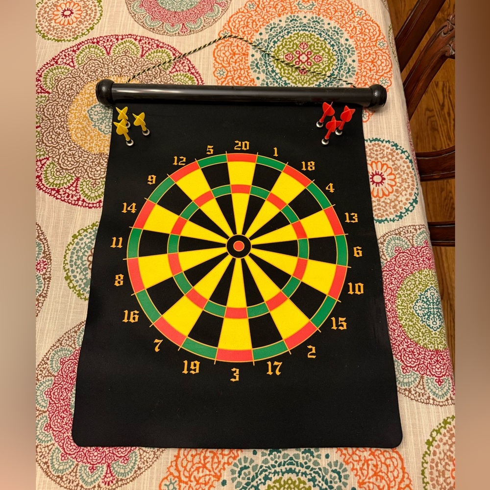 Double Sided Magnetic Dartboard w/ darts